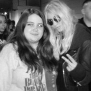 I can't lie, my inner "Gossip Girl" fangirl came out in that moment (@christie_road91: "Me and #TaylorMomsen of #ThePrettyReckless at #ThePageantSTL")